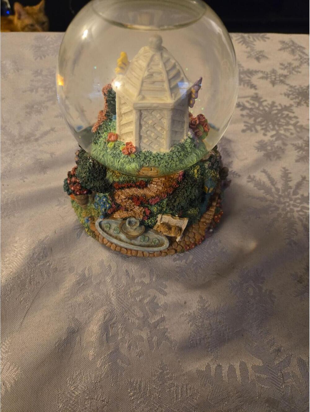 Vintage Thomas Kinkade 'Glory of Spring' Musical Snow Globe - Picture 2 of 2
